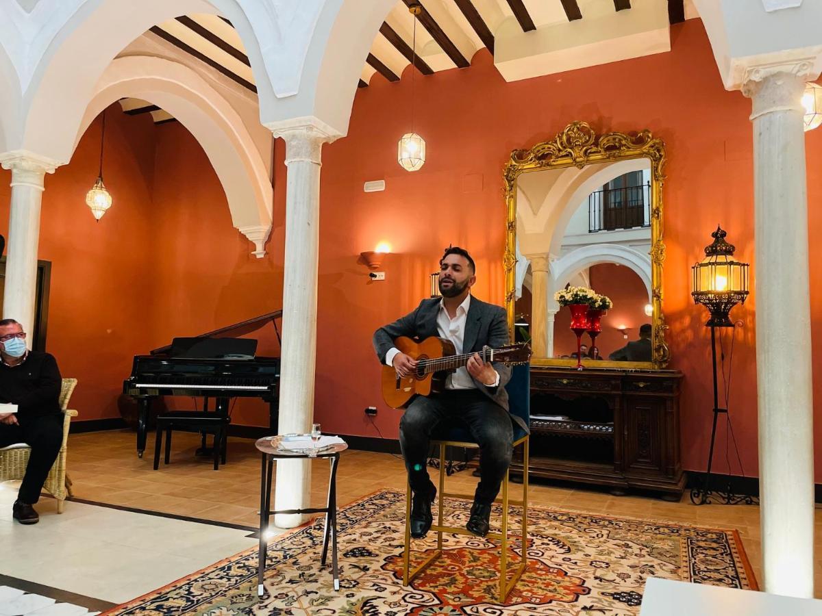 Palacio San Fernando Utrera Buitenkant foto